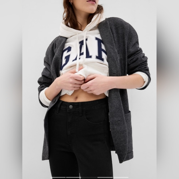 Two Pairs of Universal Jeggings by Gap- one High-rise, one mid-rise 8R 29 - Picture 11 of 13